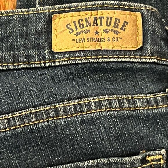 Levi Strauss co. signature modern bootcut dark wash womens jeans - Picture 6 of 7